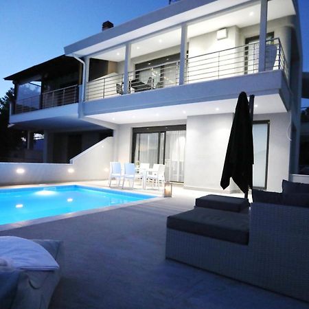 Heaven Horizon Villa Karianí Exterior photo