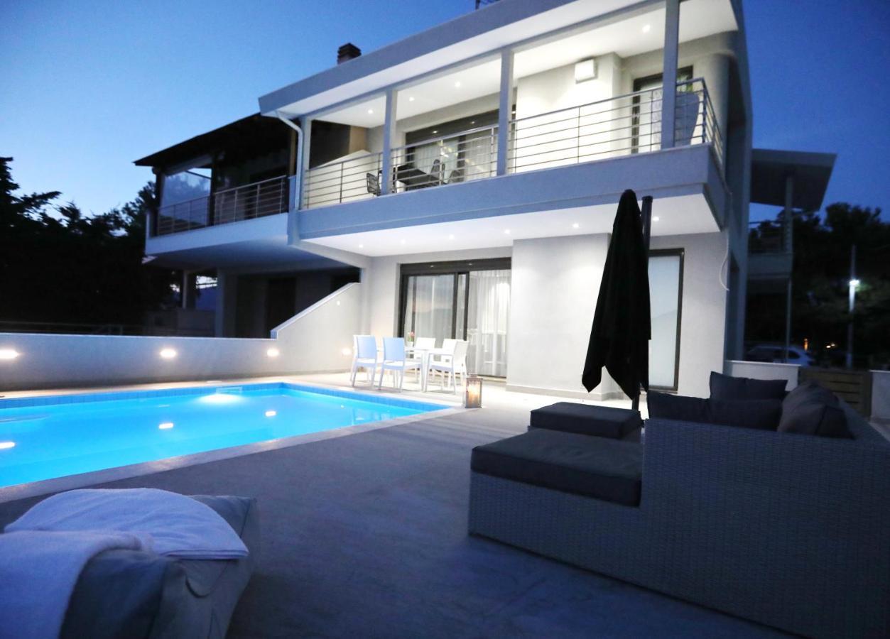 Heaven Horizon Villa Karianí Exterior photo