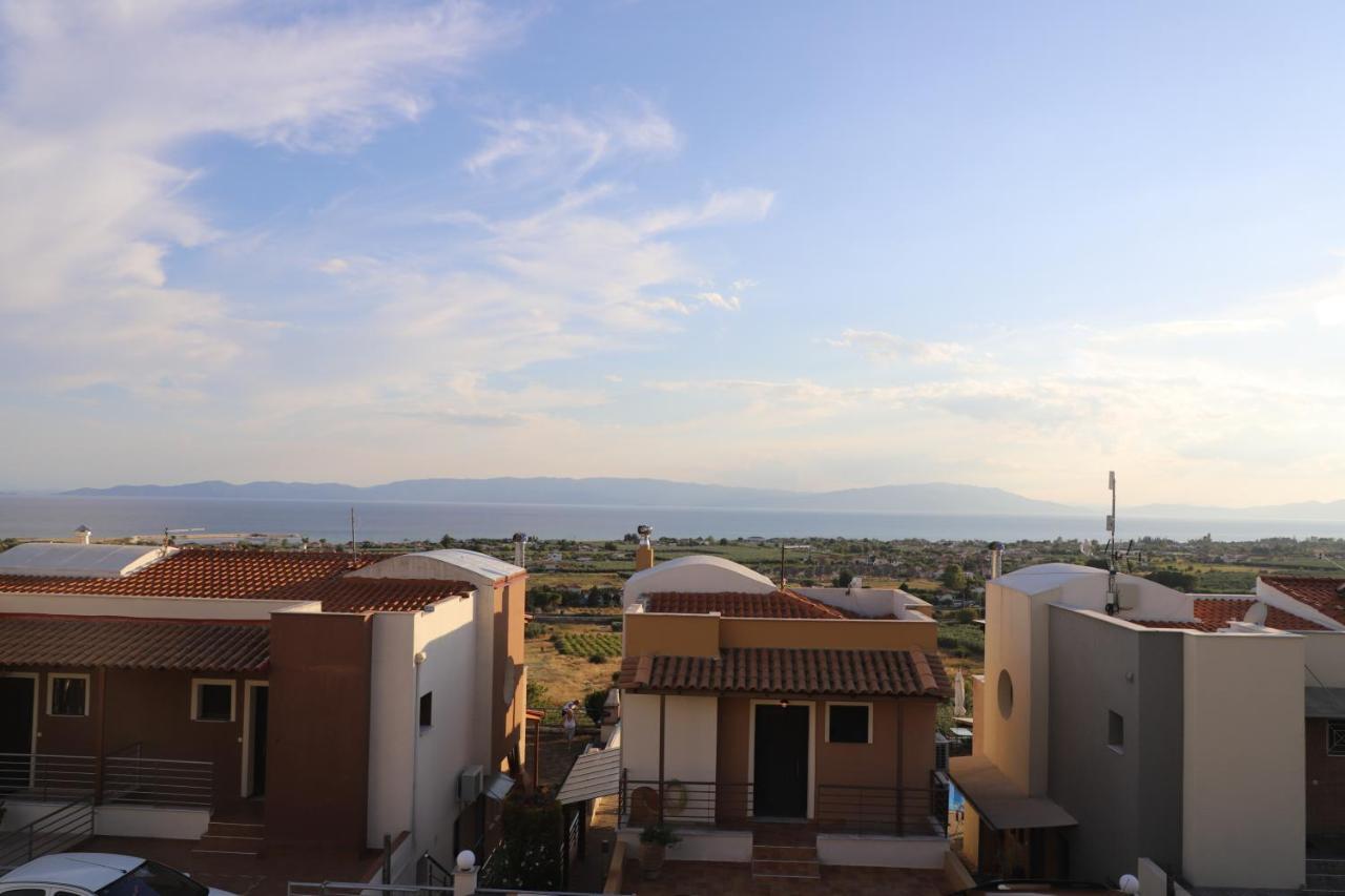 Heaven Horizon Villa Karianí Exterior photo