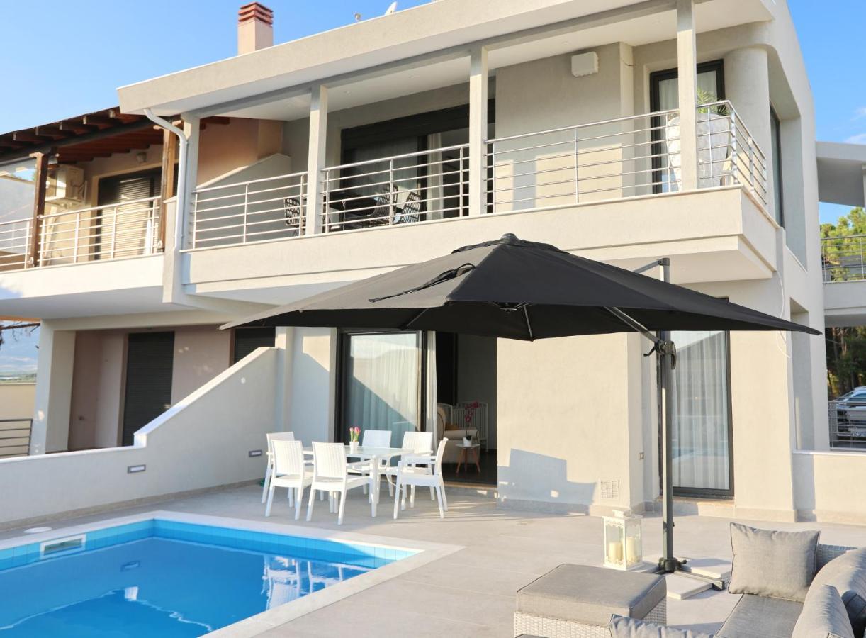 Heaven Horizon Villa Karianí Exterior photo